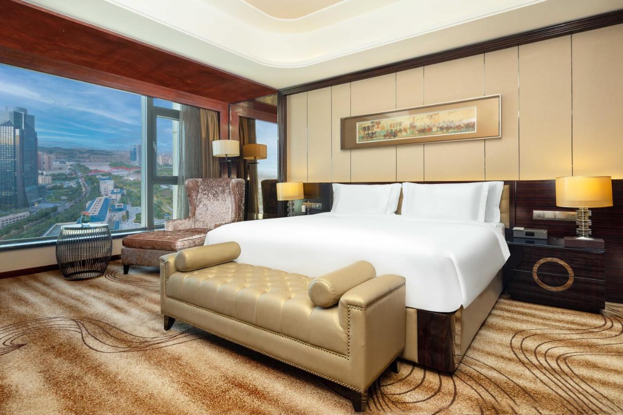 Crowne Plaza Hotel Lanzhou By Ihg Екстериор снимка